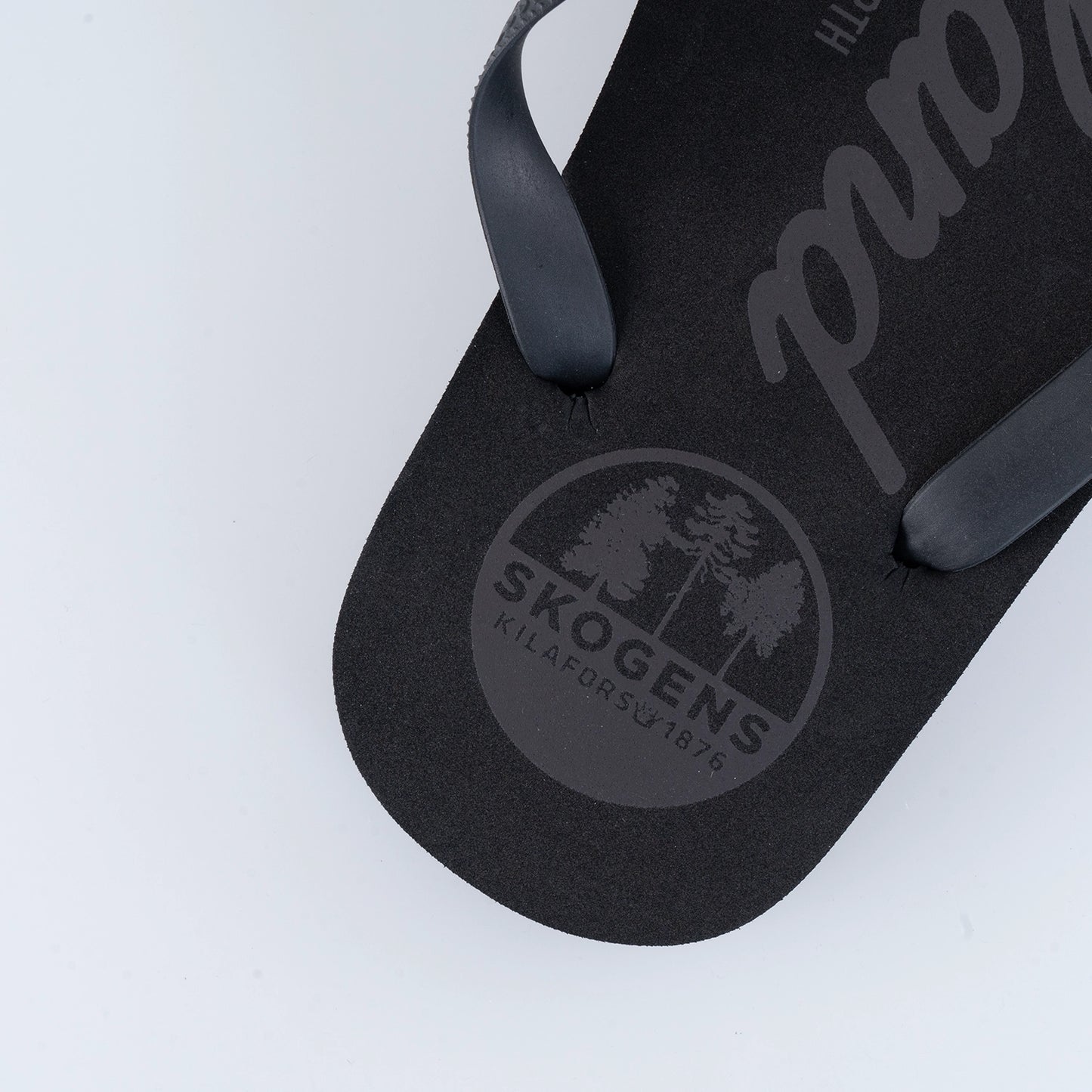 SQRTN x Skogens Kolab Flipflop Kolsvart